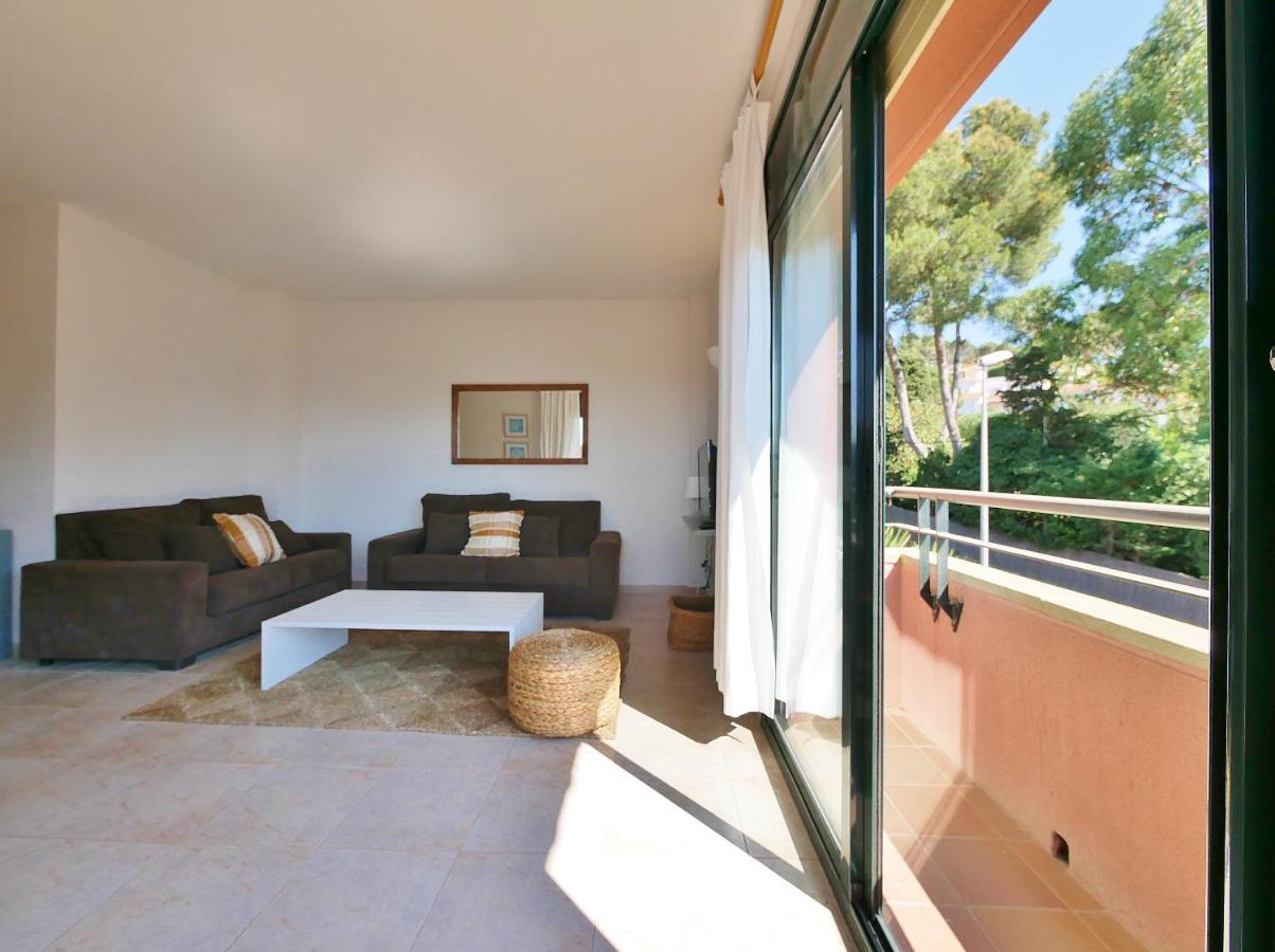 Apartamento Con Piscina En 雅弗郎其 外观 照片