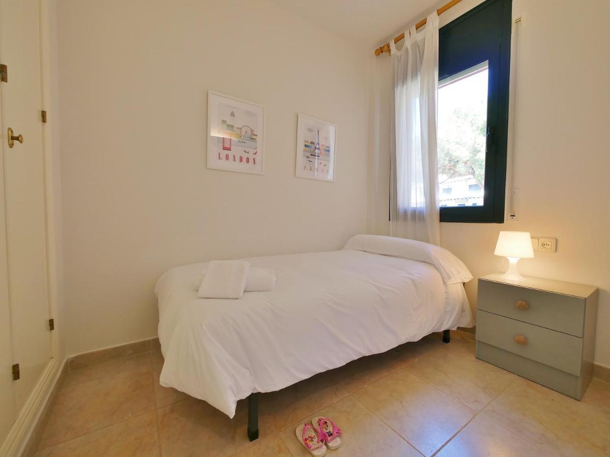 Apartamento Con Piscina En 雅弗郎其 外观 照片