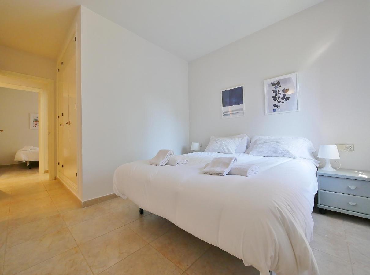 Apartamento Con Piscina En 雅弗郎其 外观 照片